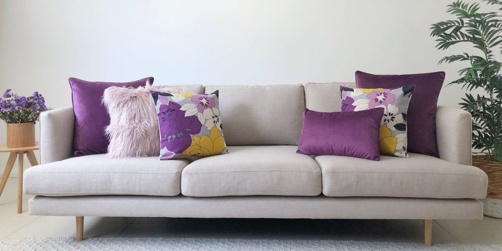 5 Tips For Easily Arranging Your Cushions On a Sofa