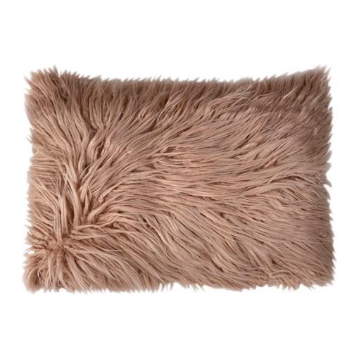 Add some texture to your area with this 30cm x 50cm dusty pink fur cushion cover