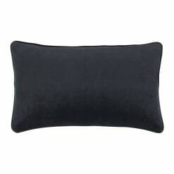 Black rectangular cushion in velvet fabric